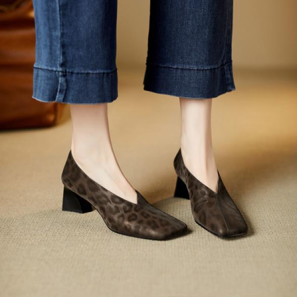 Crafted Leather Elegance: High-End Handcrafted Shoes(E5or76822)