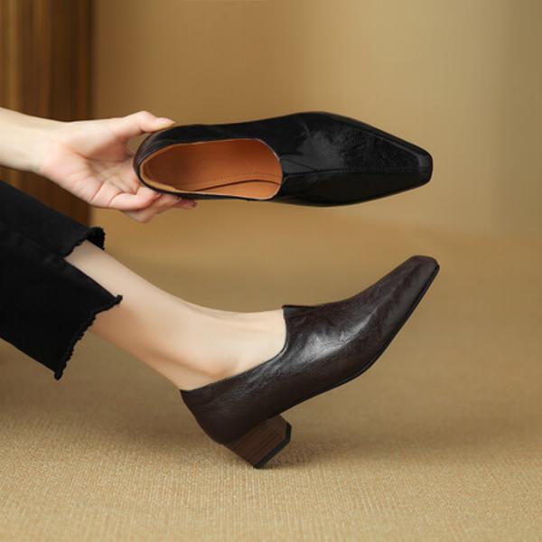 Elegance in Every Step: Handcrafted Premium Leather Women's Footwear(Easn20181531)