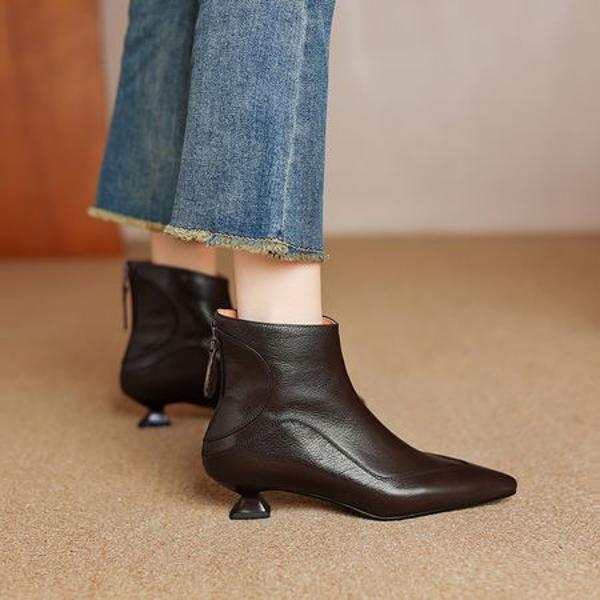 Elegance in Handcrafted Luxurious Leather Shoes(Easn20182296)