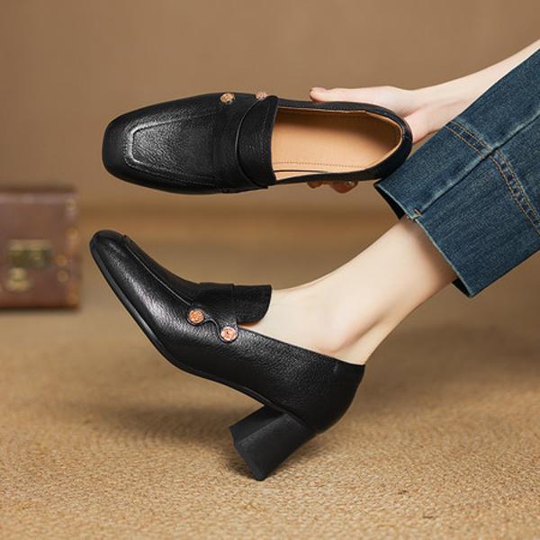 Handcrafted Leather Women's Shoes: Exquisite Quality and Elegant Luxury.(Easn20182555)