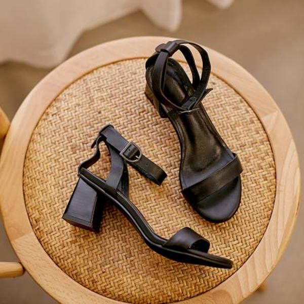 Handcrafted Leather Elegance: Luxurious Women's Shoes(Edfmr9928)