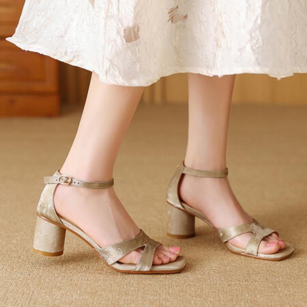 Exquisite Handcrafted Leather Women's Shoes: A Fusion of Luxury and Quality(Edfmr6866--)