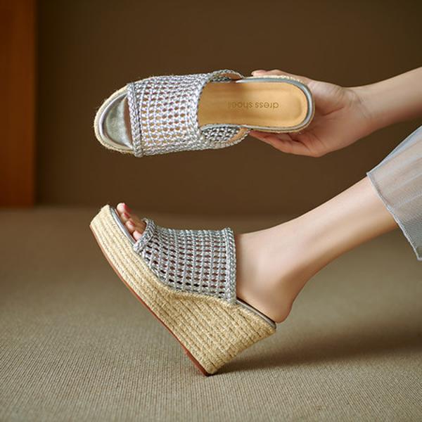 Elegant Handcrafted Leather Women's Shoes: Luxury Craftsmanship.(EdlnxC-12)