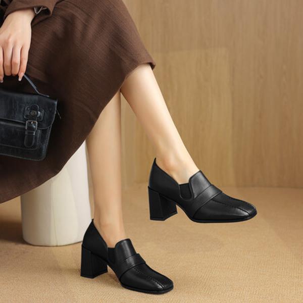Elegant Handcrafted Leather Women's Shoes of Exquisite Quality(Egupai8882749)