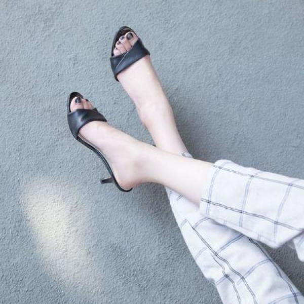 Elegant Handcrafted Leather Women's Shoes of Exquisite Quality(EqijiayiXC300)