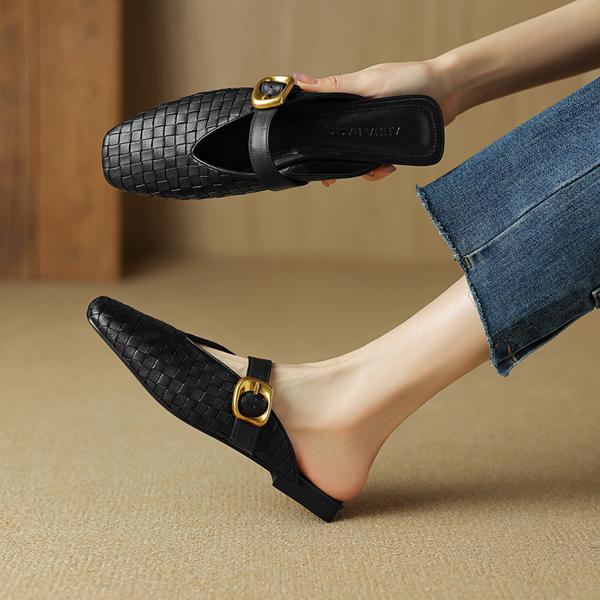 Exquisite Handcrafted Leather Heels: Elevate Elegance with Luxurious Quality(Etx0863TX504)